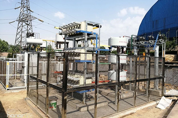 Outdoor capacitor bank