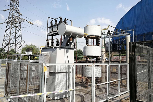 Outdoor capacitor bank